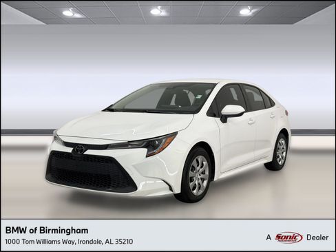 Used 2020 Toyota Corolla LE FWD image 1