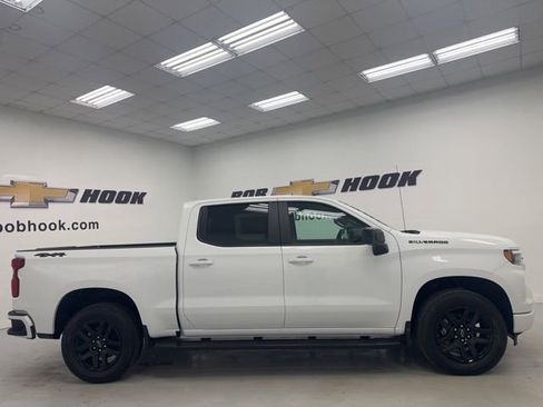 New 2026 Chevrolet Silverado 1500 RST w/ Dark Appearance Package AWD/4WD image 4