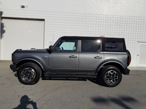 Used 2024 Ford Bronco Outer Banks AWD/4WD image 3