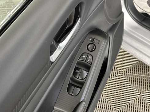 Used 2024 Nissan Altima 2.5 SV image 24