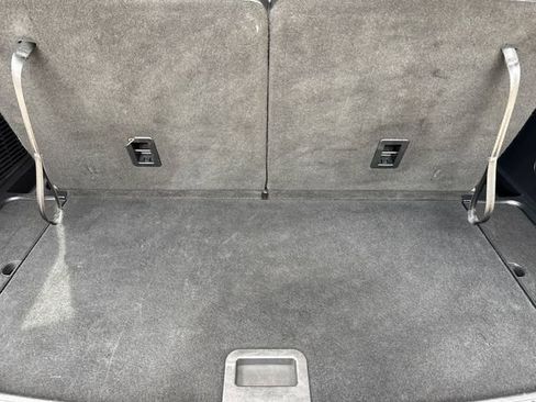 Used 2023 Ford Explorer XLT w/ Equipment Group 202A RWD image 10