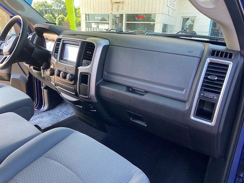 Used 2017 RAM 1500 Classic SLT image 25