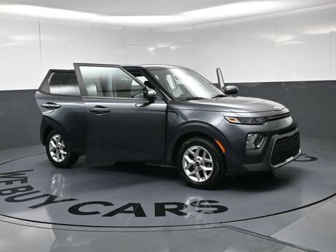 Used 2022 Kia Soul LX w/ Technology Package FWD image 24