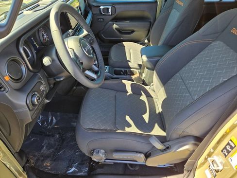 Used 2026 Jeep Gladiator Mojave AWD/4WD image 10