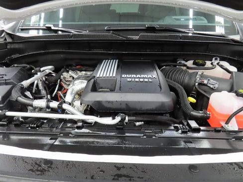 Used 2025 Chevrolet Suburban High Country image 28