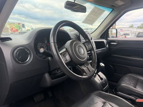 Used 2015 Jeep Patriot High Altitude FWD image 11