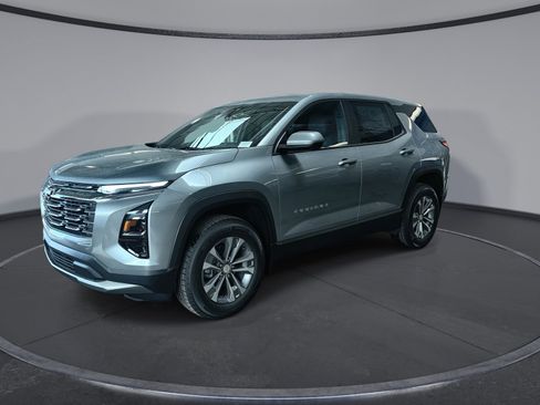 New 2026 Chevrolet Equinox LT w/ Convenience Package II AWD/4WD image 4