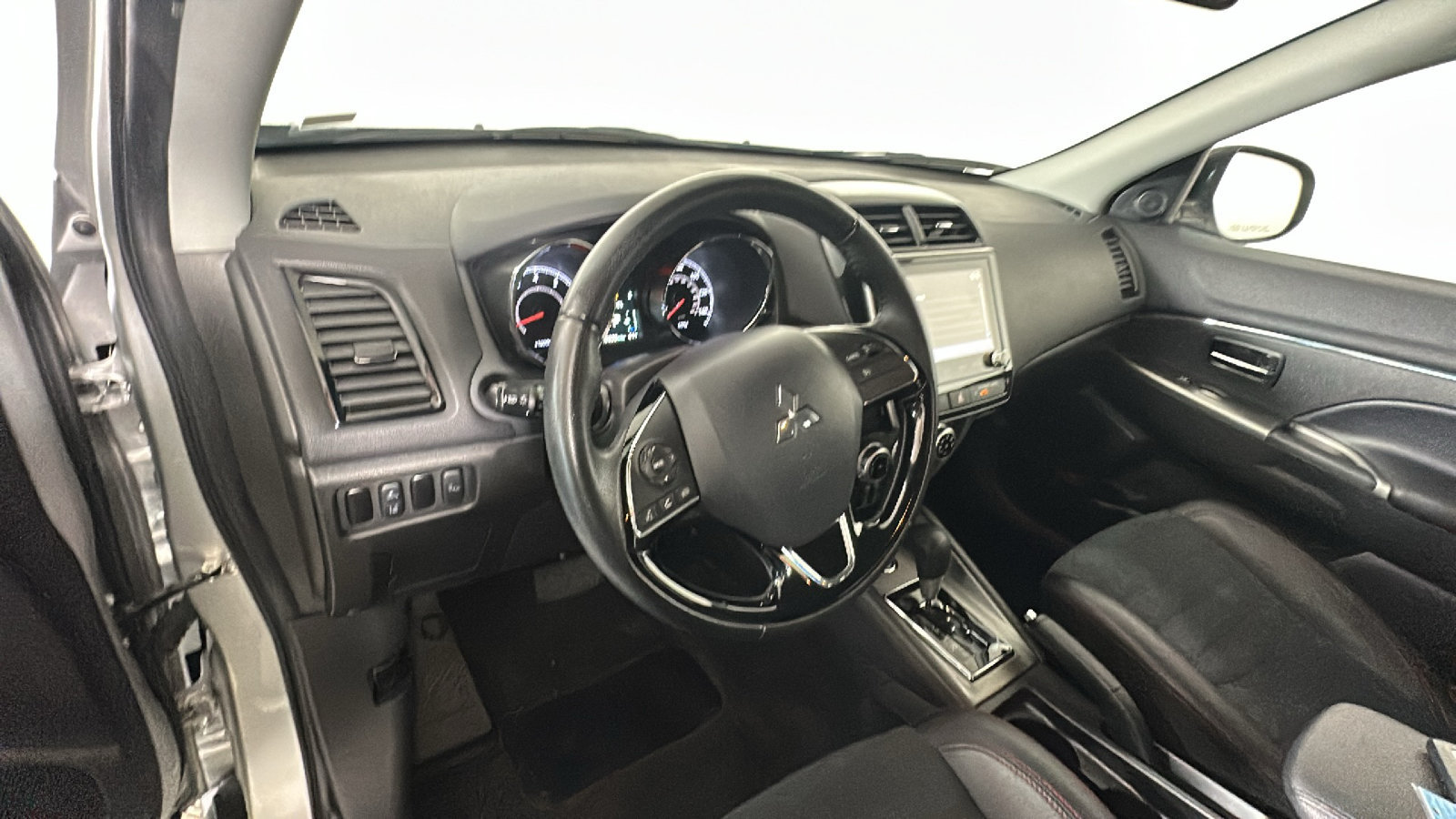 Used 2024 Mitsubishi Outlander Sport SE AWD/4WD image 14