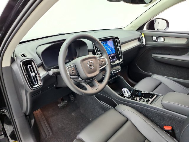 New 2026 Volvo XC40 B5 Plus w/ Protection Package Premier AWD/4WD image 20