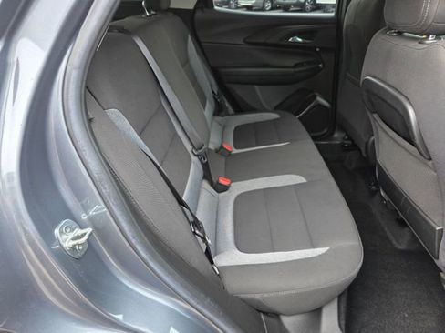 Used 2022 Chevrolet TrailBlazer LT w/ Convenience Package FWD image 13