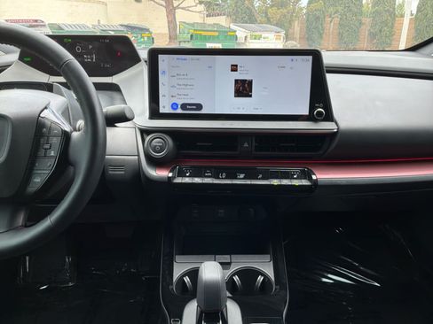 Used 2025 Toyota Prius Plug-In Hybrid FWD image 15