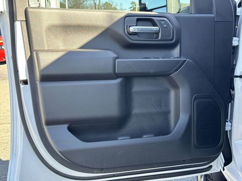 Used 2026 Chevrolet Silverado 2500 Custom w/ Custom Value Package image 14