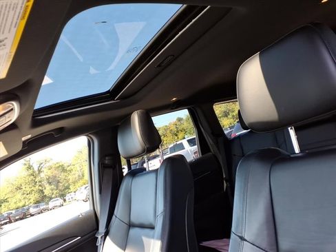 Used 2022 Jeep Grand Cherokee Limited image 11