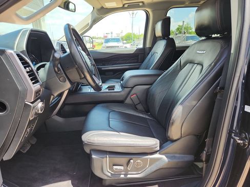 Used 2021 Ford Expedition Platinum RWD image 3