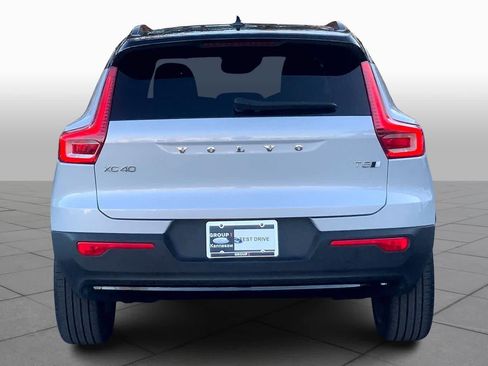 Used 2021 Volvo XC40 T5 R-Design w/ Advanced Package image 4