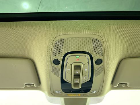 Used 2023 Audi Q5 Premium w/ Convenience Package image 7