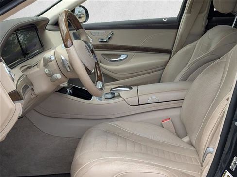 Used 2017 Mercedes-Benz S 550 Sedan image 18