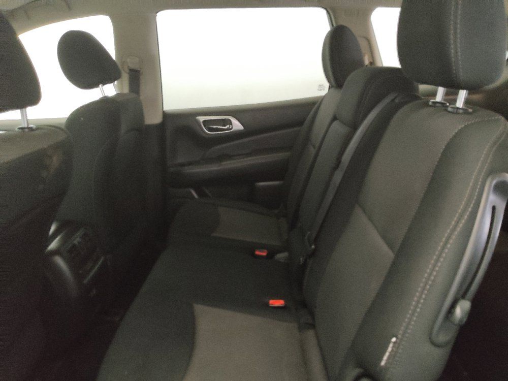 Used 2019 Nissan Pathfinder S AWD/4WD image 18