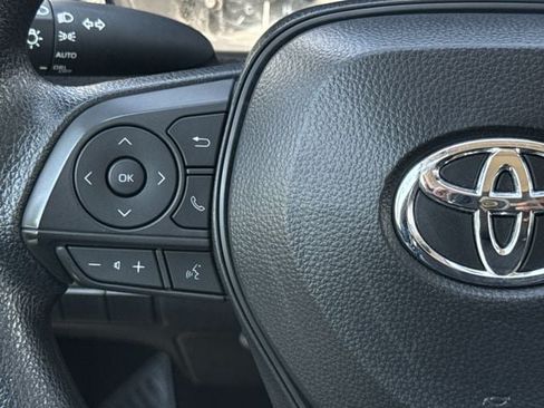 Used 2025 Toyota Corolla LE FWD image 13