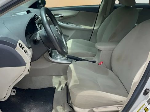 Used 2013 Toyota Corolla LE FWD image 26