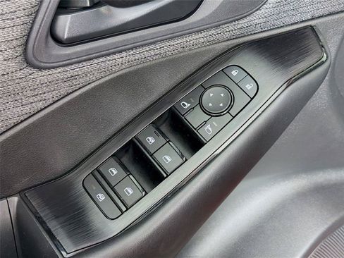 Used 2023 Nissan Rogue S AWD/4WD image 18