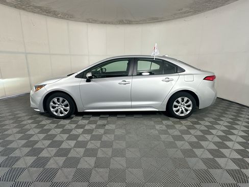Used 2024 Toyota Corolla LE FWD image 6