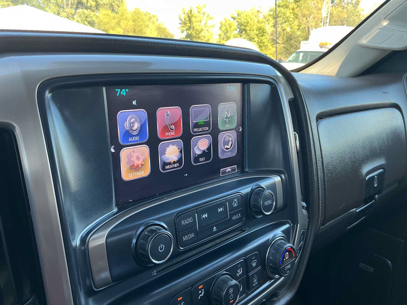Used 2017 GMC Sierra 2500 Denali w/ Duramax Plus Package AWD/4WD image 9