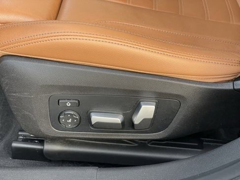 Used 2021 BMW 330i xDrive Sedan w/ Convenience Package image 13