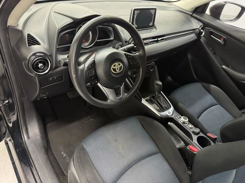 Used 2017 Toyota Yaris iA image 2