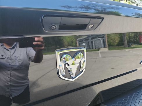 Used 2018 RAM 2500 Big Horn w/ Harvest Edition AWD/4WD image 7