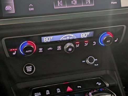 New 2025 Audi Q3 2.0T Premium Plus image 13