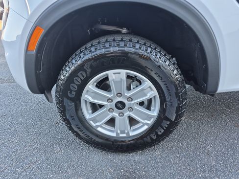 New 2025 Ford Ranger XL image 9