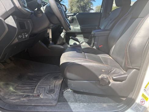 Used 2017 Toyota Tacoma TRD Pro AWD/4WD image 8