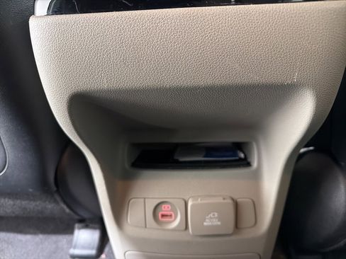 Used 2019 Kia Sedona SX image 14