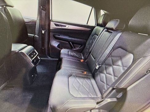 Used 2026 Volkswagen Atlas Cross Sport SE FWD image 8