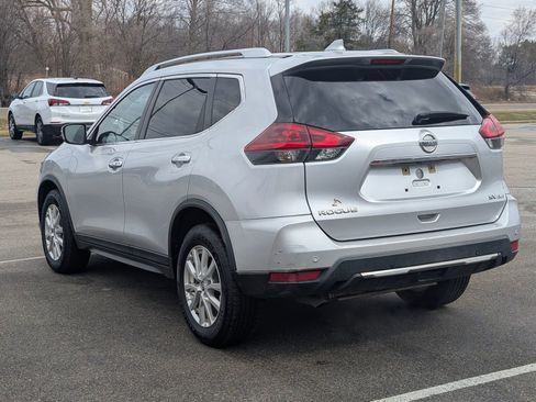 Used 2019 Nissan Rogue SV image 5