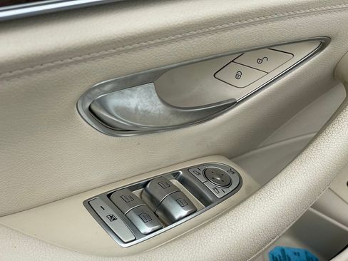 Used 2017 Mercedes-Benz E 300 4MATIC image 14