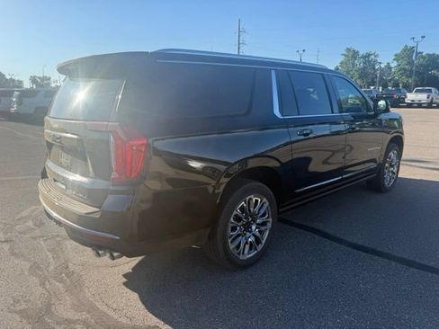 Used 2024 GMC Yukon XL Denali Ultimate AWD/4WD image 12