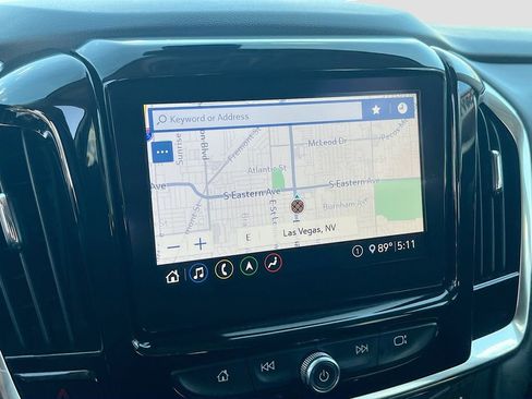 Used 2021 Chevrolet Traverse Premier FWD image 13