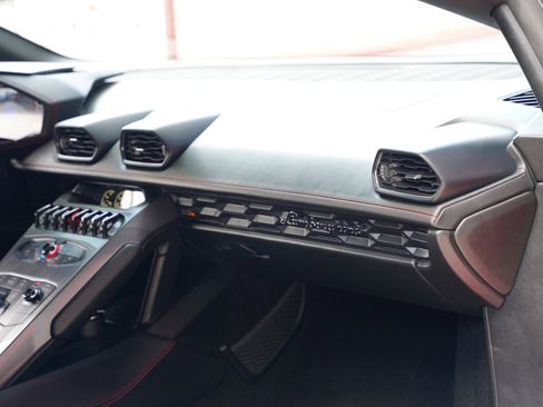 Used 2019 Lamborghini Huracan LP 580-2 image 12