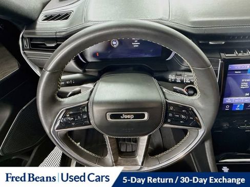 Used 2023 Jeep Grand Cherokee L Overland w/ Luxury Tech Group IV AWD/4WD image 17