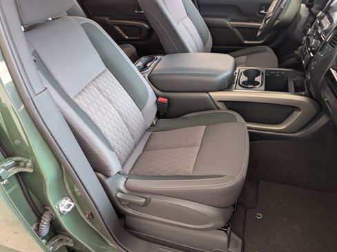 Used 2024 Nissan Titan SV w/ SV Bronze Edition Package image 20