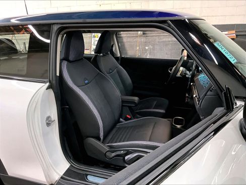 Certified 2025 MINI Cooper 2-Door Hardtop image 10