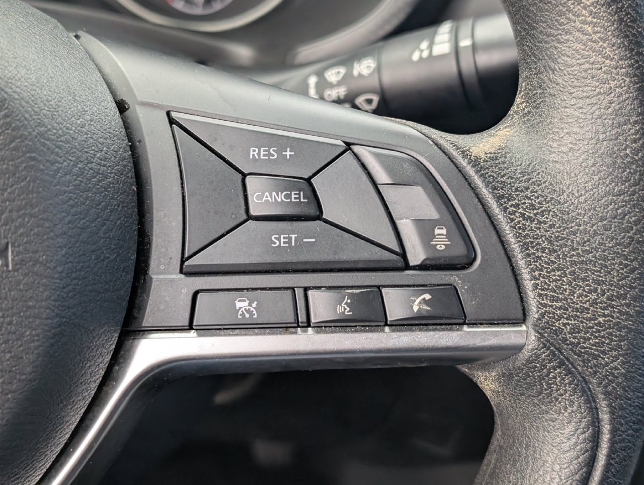 Used 2024 Nissan Sentra SV FWD image 22