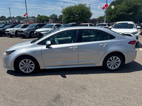 Used 2026 Toyota Corolla LE w/ LE Premium Package FWD image 3