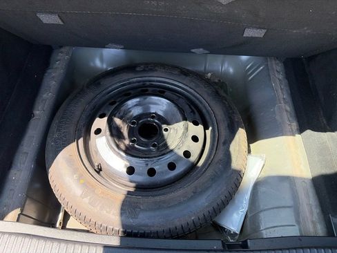 Used 2019 Honda HR-V LX image 16