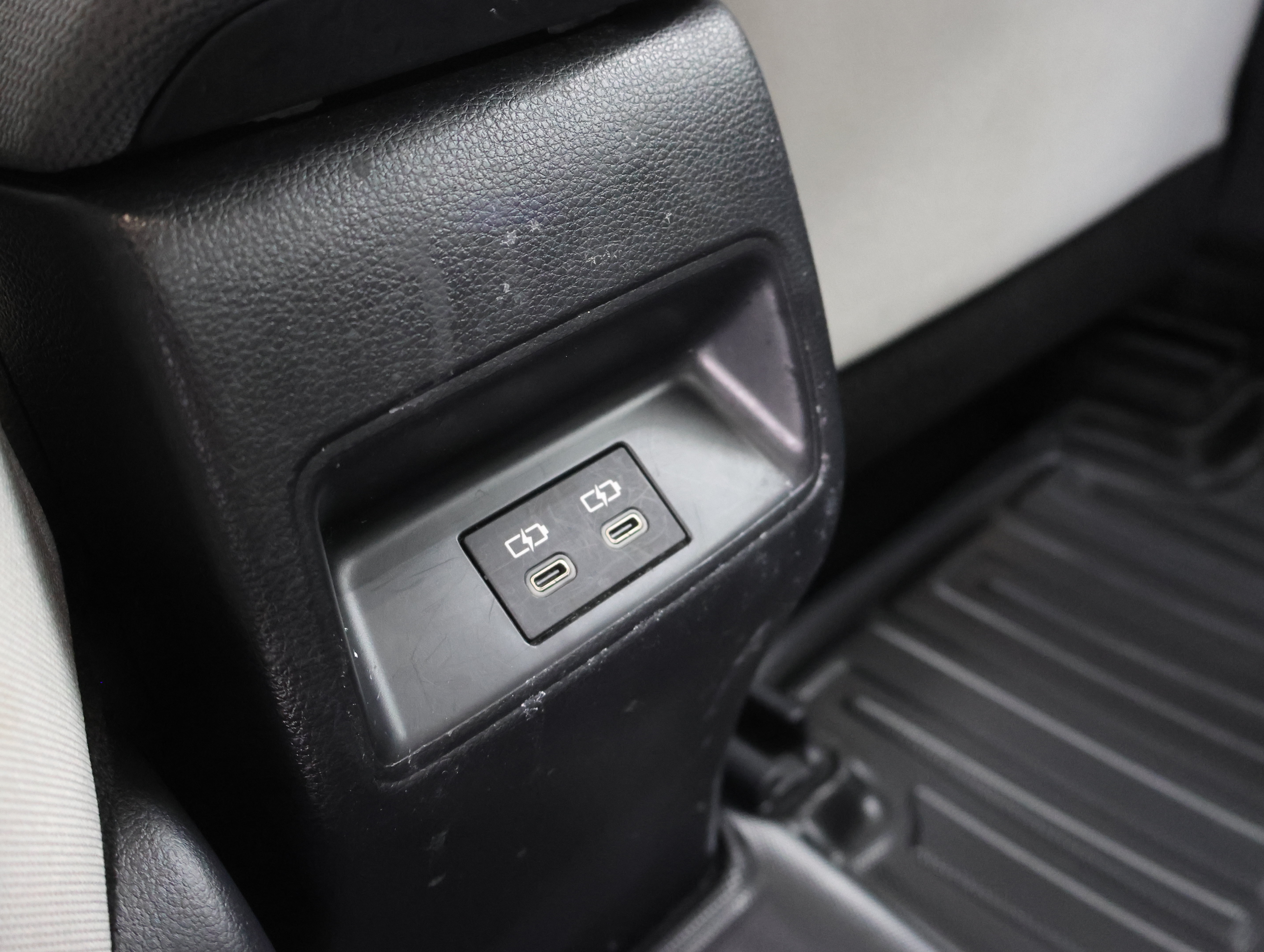Used 2024 Toyota Corolla LE FWD image 32