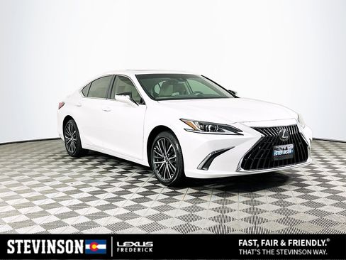 New 2025 Lexus ES 300h w/ Premium Package image 1