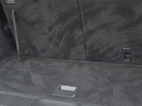 Used 2019 Nissan Pathfinder Platinum FWD image 8
