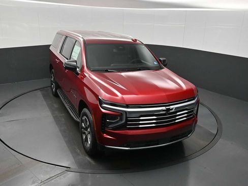 New 2026 Chevrolet Suburban LT w/ Comfort Package image 11